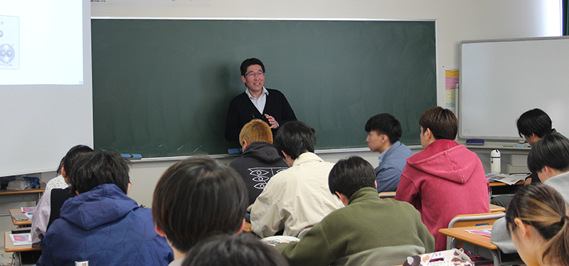 多くの学生さんが真剣な様子で集中して聴講して下さったので、講義に熱が入りました。