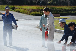 所員による消火器訓練