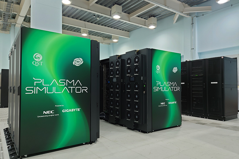 図４ NIFS & QST 共同調達プラズマ・核融合研究用スパコン 『プラズマシミュレータ』・青森県六ヶ所村