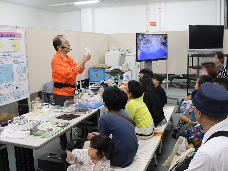 研究所紹介展示（質問コーナー）